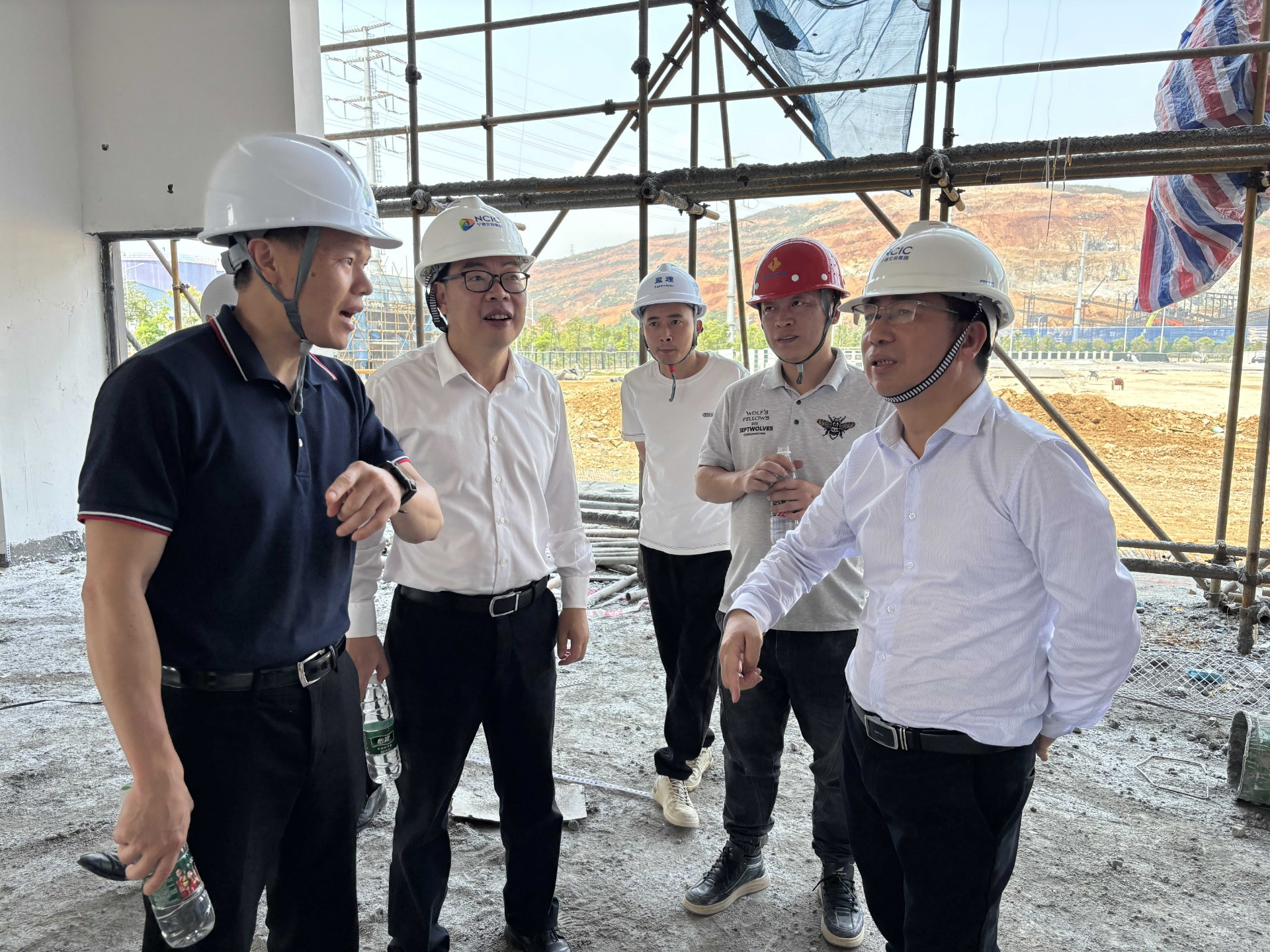 市交投集團領(lǐng)導深入市交投項目開展五一節(jié)前安全檢查，賴海瀾拍攝2_new.jpg